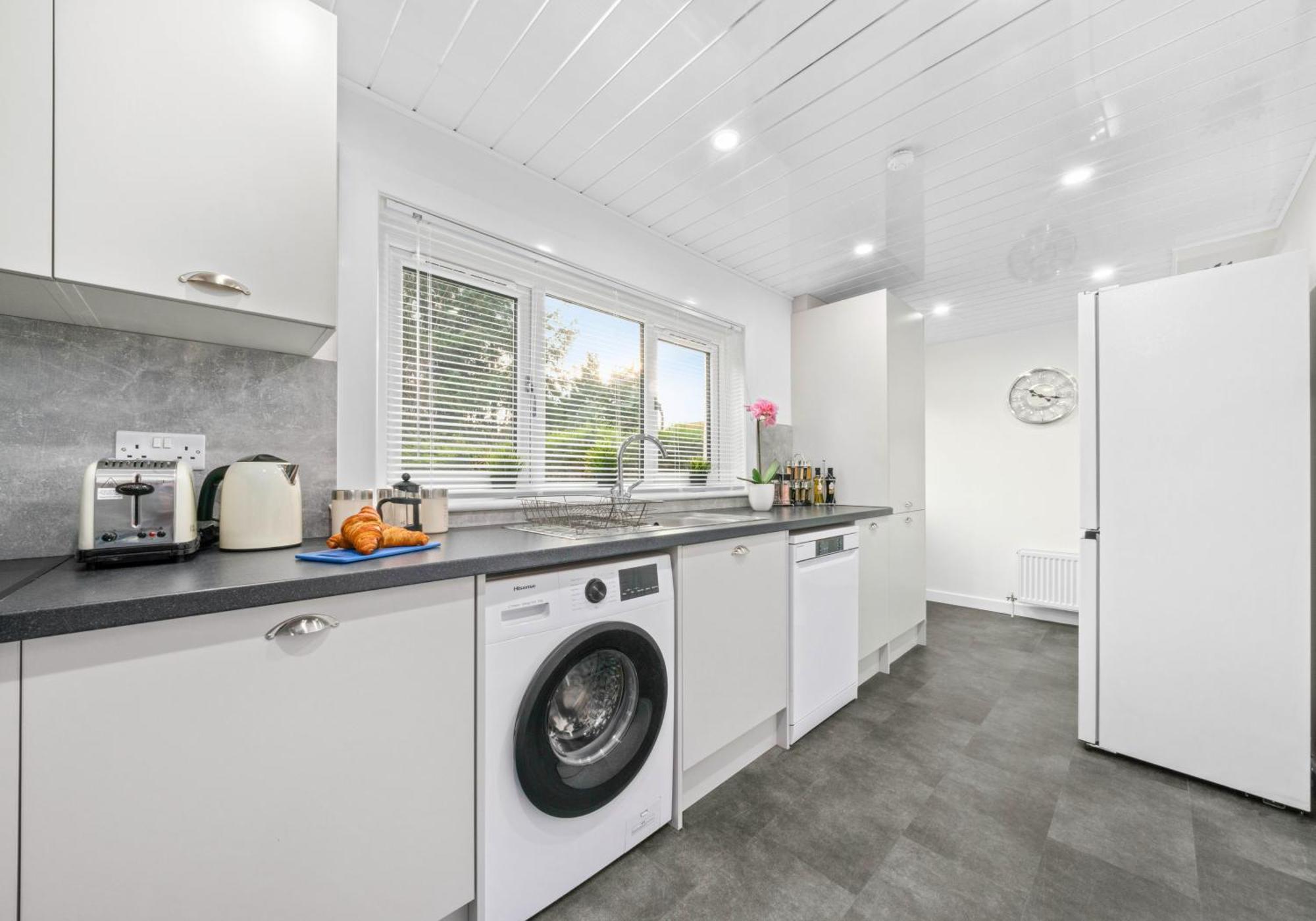 West End House By Klass Living Bellshill Dış mekan fotoğraf