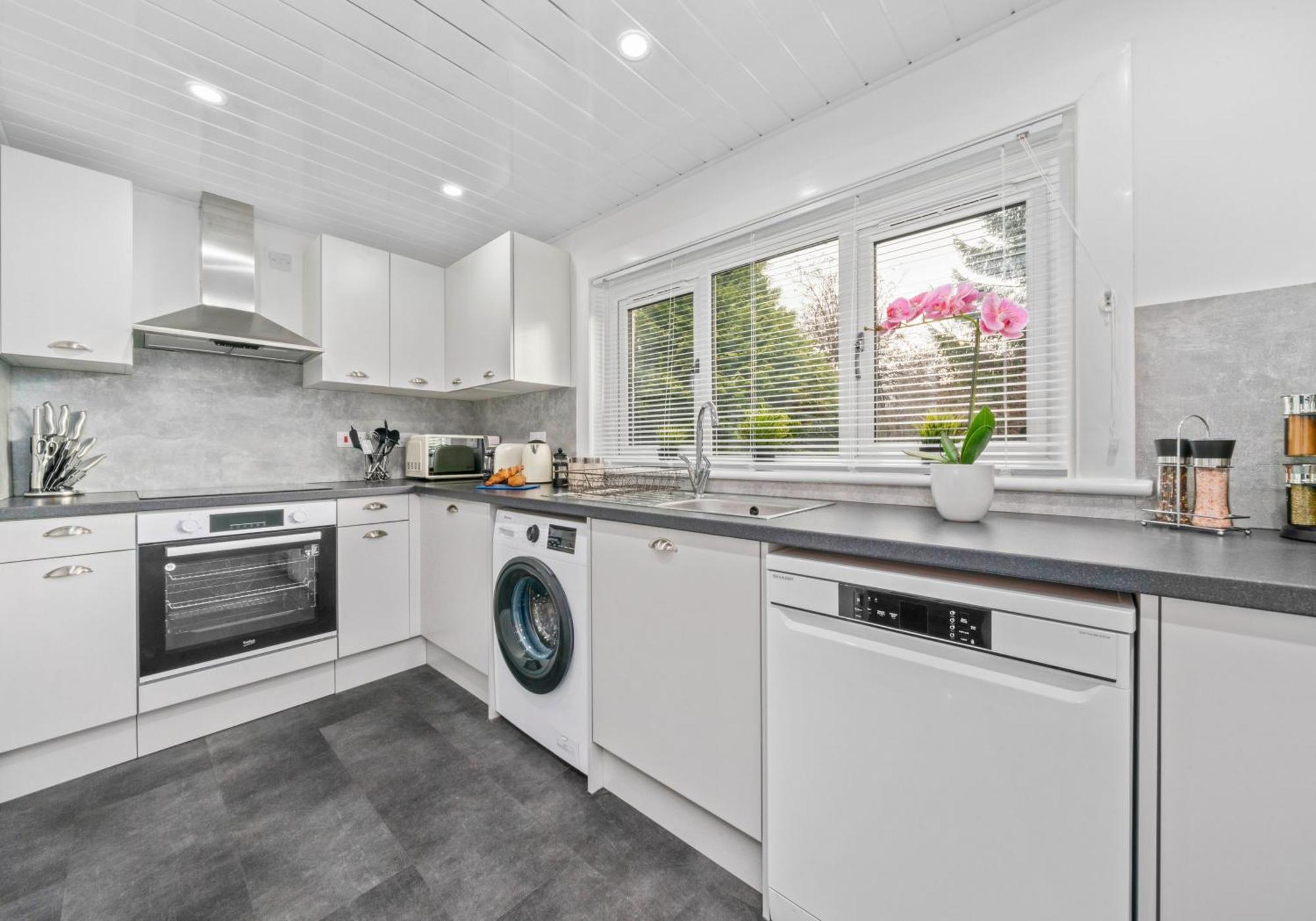 West End House By Klass Living Bellshill Dış mekan fotoğraf