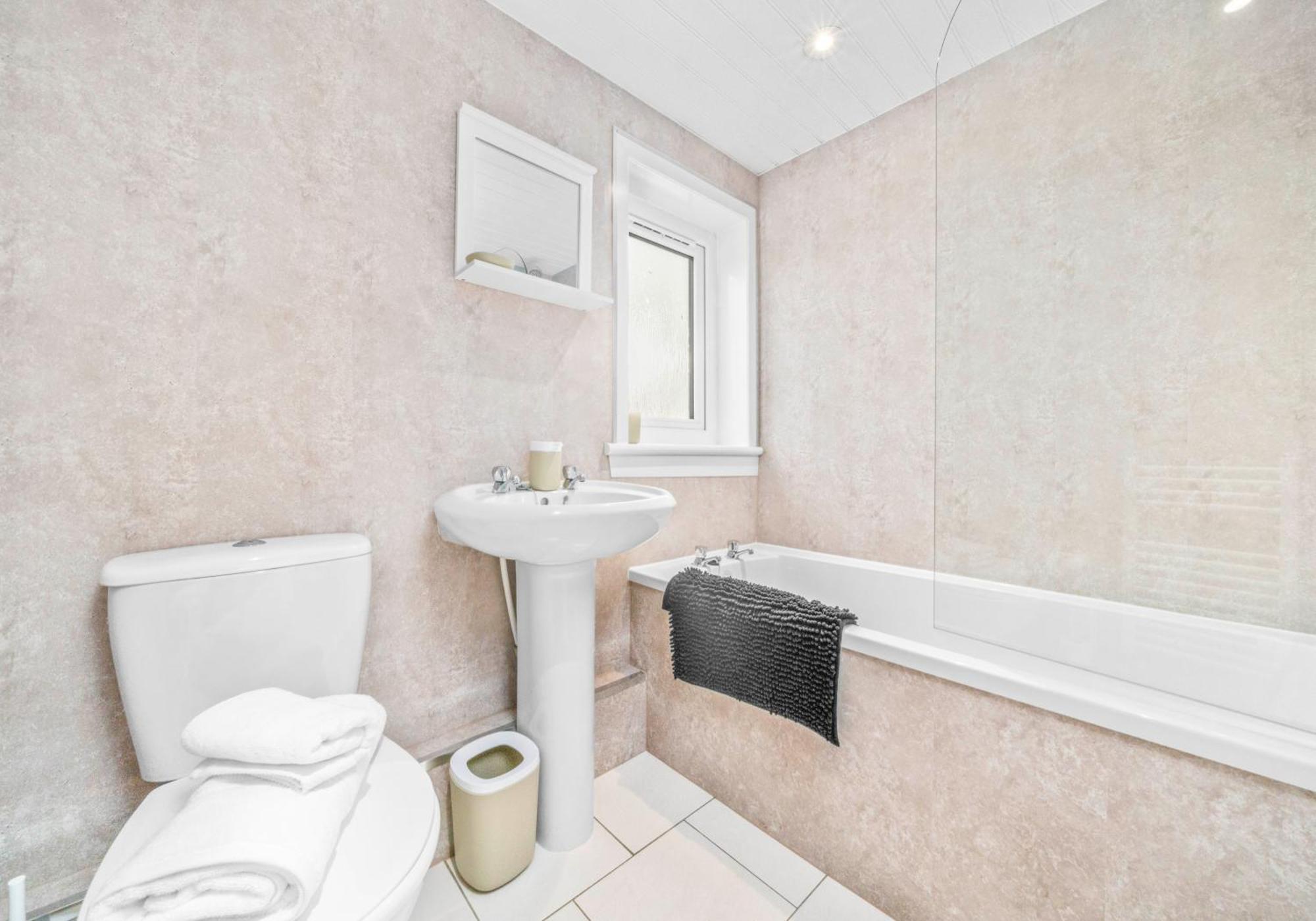 West End House By Klass Living Bellshill Dış mekan fotoğraf
