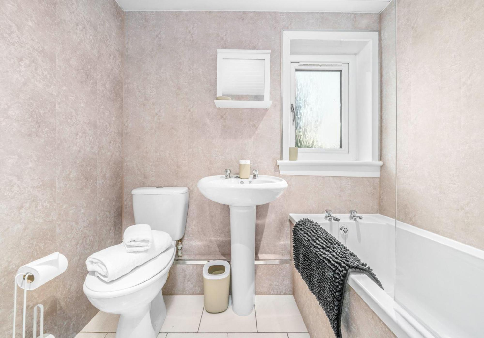 West End House By Klass Living Bellshill Dış mekan fotoğraf